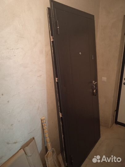 Дверь входная металлическая бу