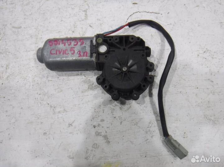 Моторчик заднего правого стеклоподъемника 72715ST3