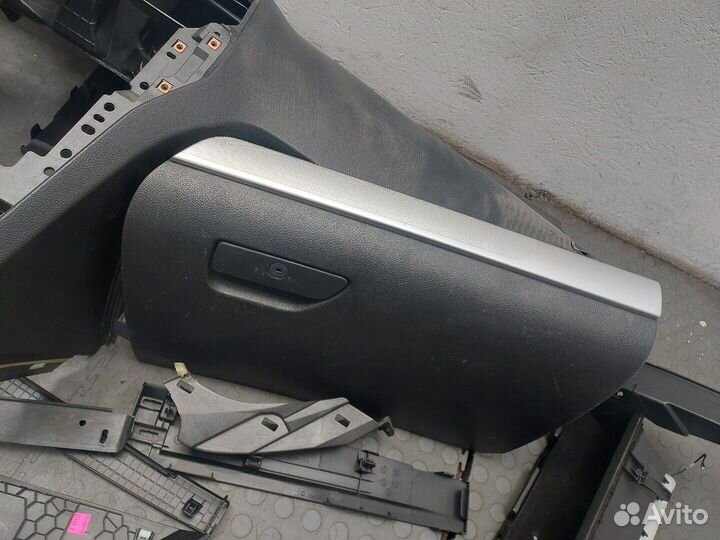 Панель передняя салона Ford Explorer