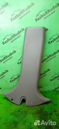 Накладка стойки Nissan Cube