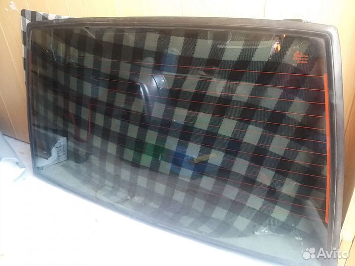 Заднее стекло ваз 2114