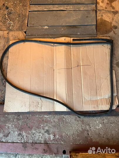 Уплотнитель двери