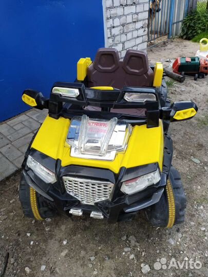 Детский электромобиль бу