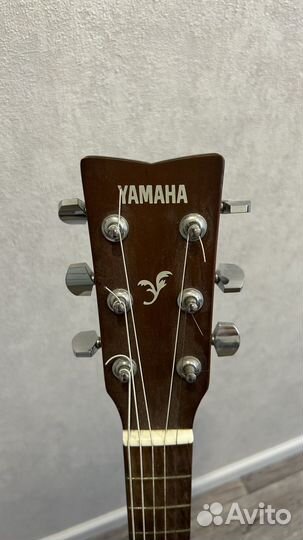 Акустическая гитара yamaha