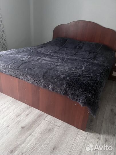 Кровать