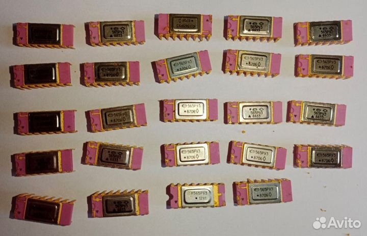 Микросхемы: 10шт 588вг3, 24шт 565ру3 и 32шт 588вт1