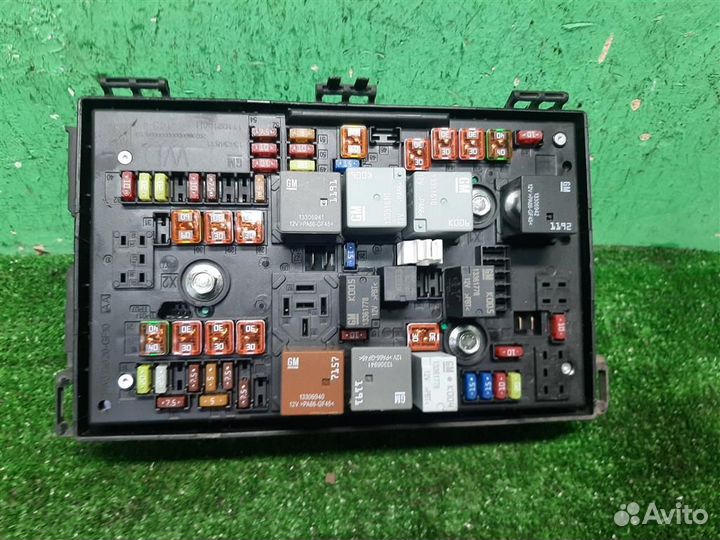 Блок предохранителей моторный Opel Zafira C 2014