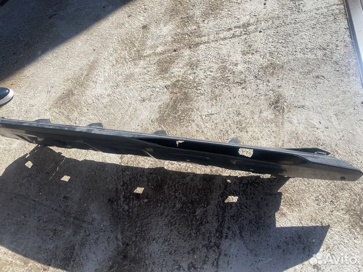 Губа переднего бампера ауди q7