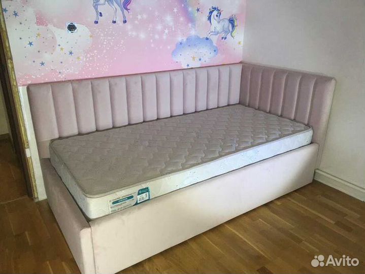 Кровать подростковая мягкая