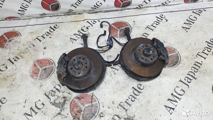 Ступицы передние на Mercedes-Benz W140