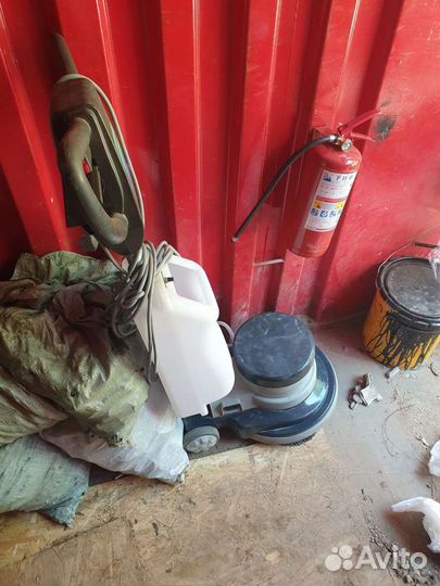 Роторная машинка для уборки и полировки