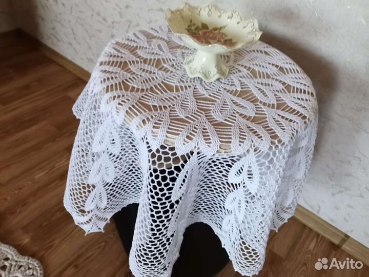 Скатерть белая круглая