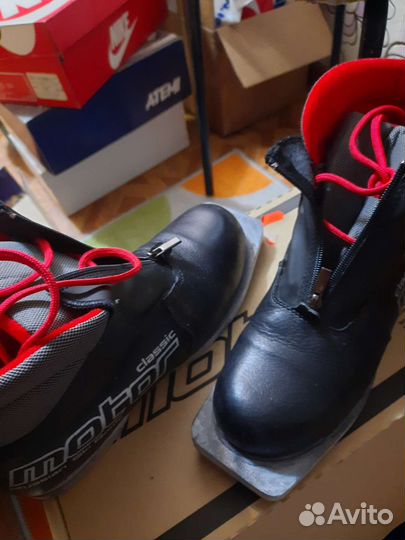 Лыжные ботинки