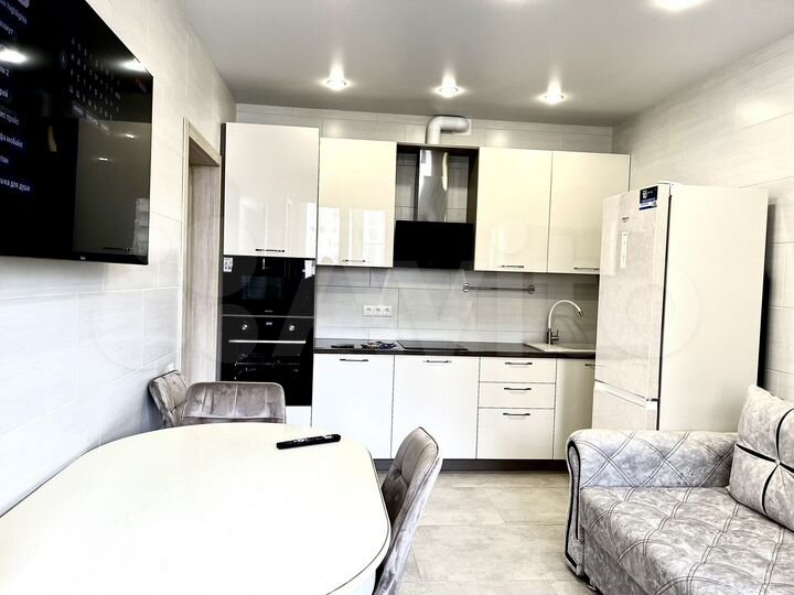 2-к. квартира, 55 м², 3/17 эт.