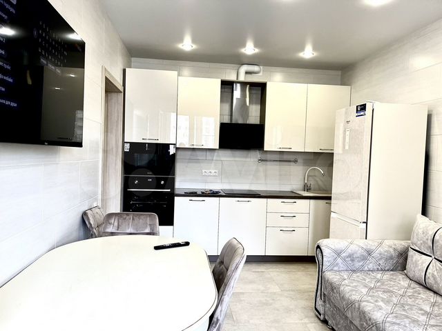 2-к. квартира, 55 м², 3/17 эт.