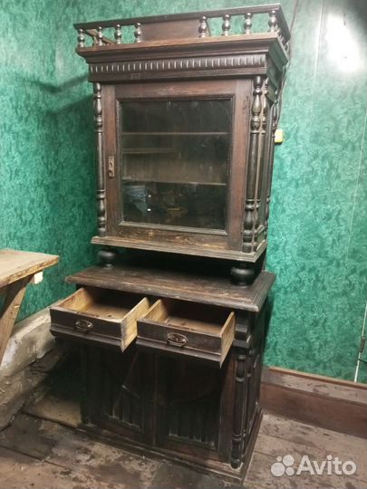 Старинный буфет
