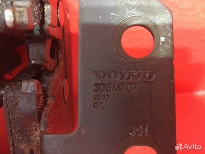 Замок двери багажника правый Volvo Xc90 1 B5254T2