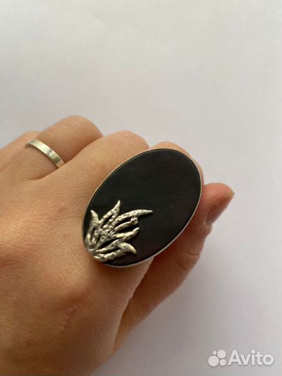Серебряное кольцо