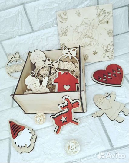 Новогодние игрушки