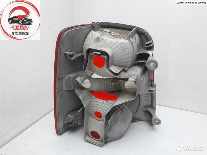 Фонарь задний правый б/у Volkswagen Touran 1t0945096f