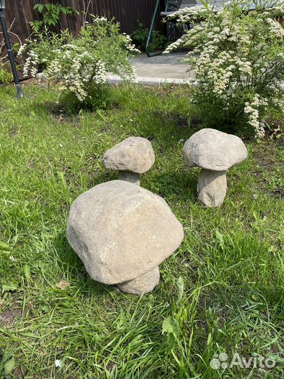 Декоративные каменные грибы