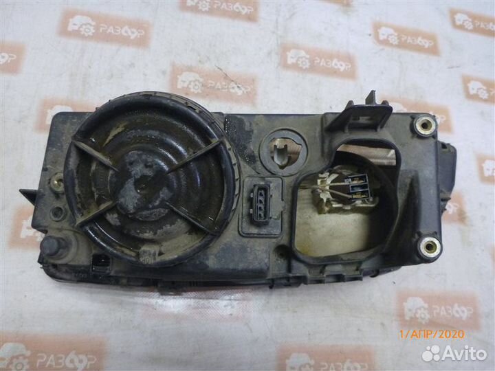 Фара передняя правая Volvo S70 1997-2000