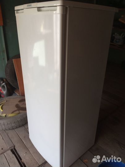 Холодильник Бирюса