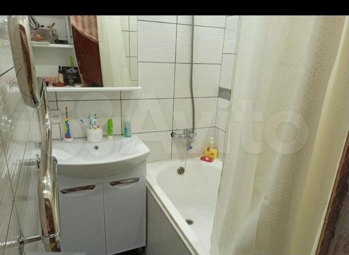 3-к. квартира, 58 м², 1/9 эт.