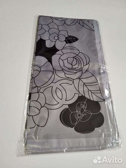 Платок атласный. Размер: 90х90