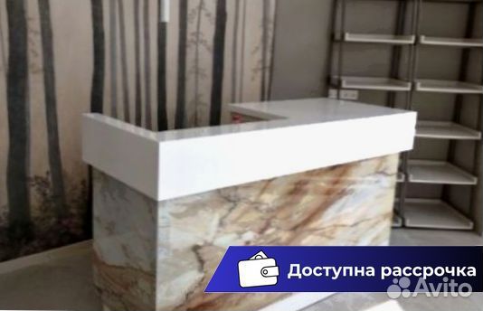 Барная стойка для приемной кварцевого агломерата