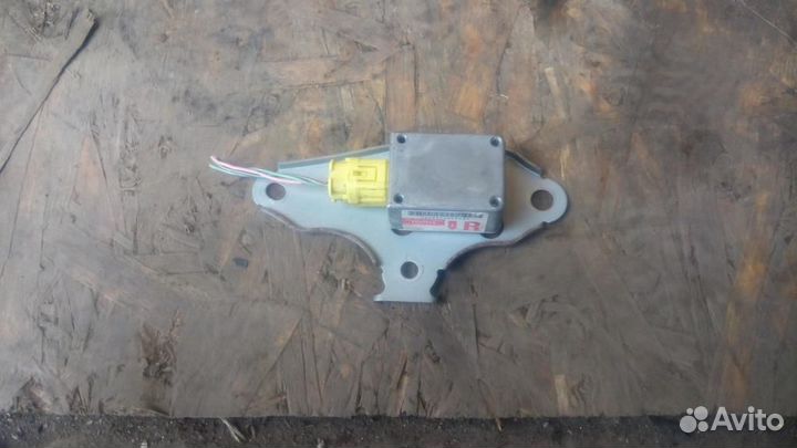 Датчик AIR BAG Lexus IS 200
