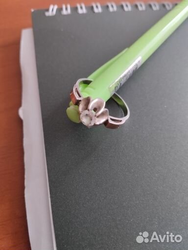 Продам серебряное кольцо с фианитом