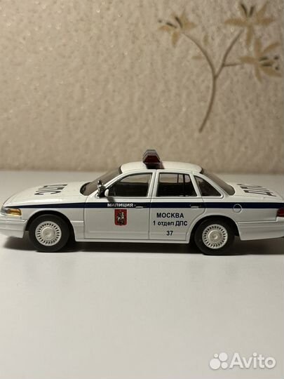 Модель машины Ford Crown дпс 1:43 Deagostini