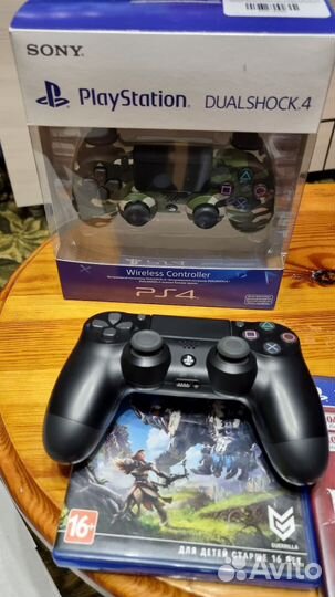 PS4 pro 1tb 2-а геймпада и 2-е игры