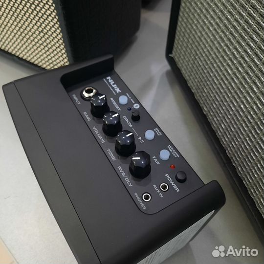 Гитарный комбоусилитель Nux Mighty