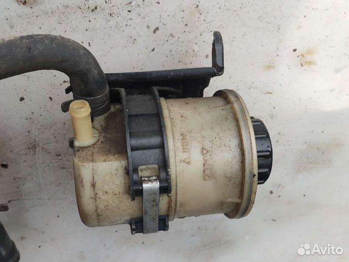 Бачок жидкости Гур Рено лагуна 1