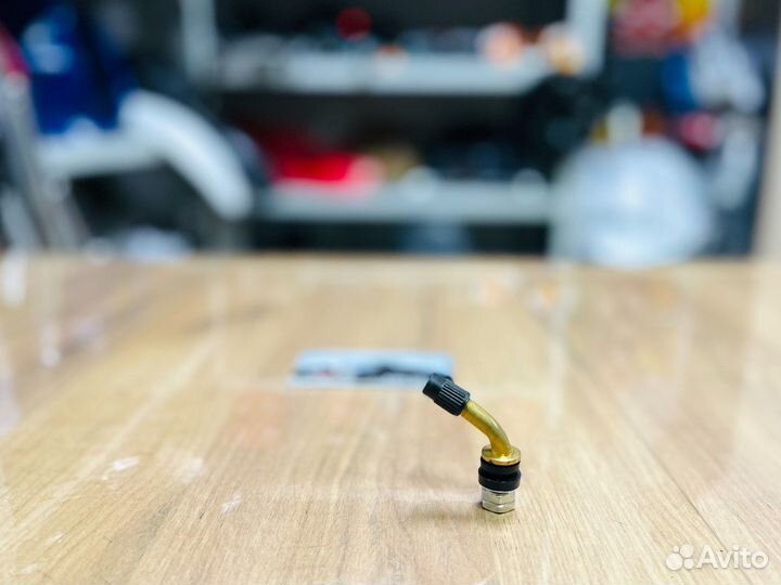 Вентиль колеса на Скутер