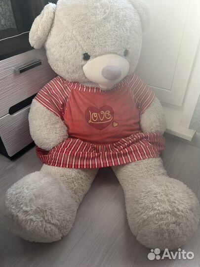 Большой мягкий медведь