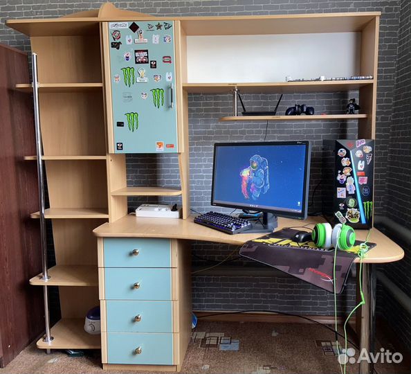 Компьютерный стол