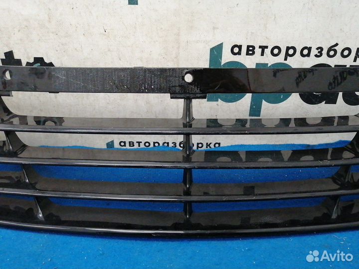 Решетка переднего бампера 86550-2Y000 Hyundai IX35