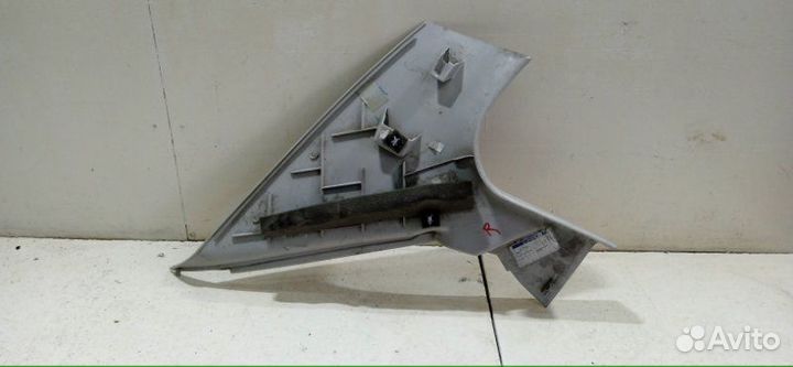 Накладка задней стойки правая Peugeot 407