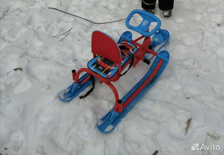Детский снегокат с ручкой