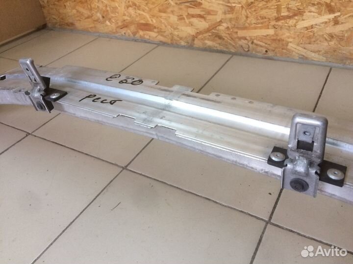 BMW E60 Усилитель переднего бампера рестаил с Япон