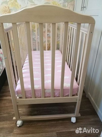 Детская кроватка