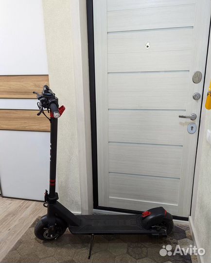 Электросамокат Tribe Maya Black Б/У