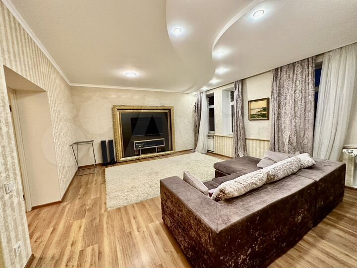 3-к. квартира, 128 м², 4/6 эт.