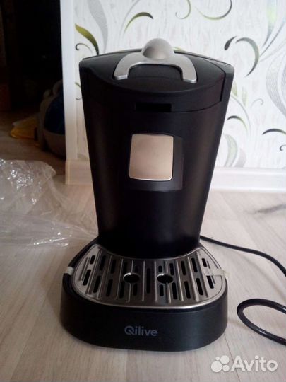 Кофеварка Qilive 5014 новая