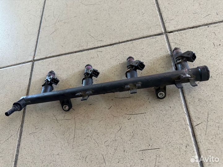 Топливная рампа Рено Меган 2 Megane