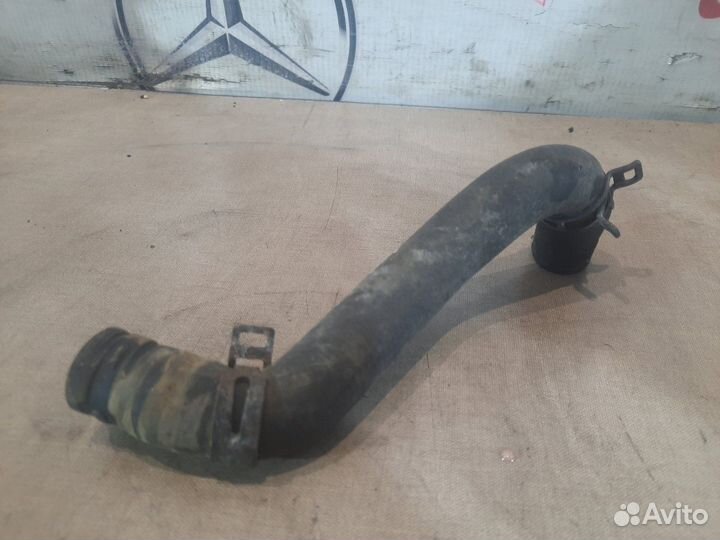 Патрубок системы охлаждения Mercedes Gla180 X156