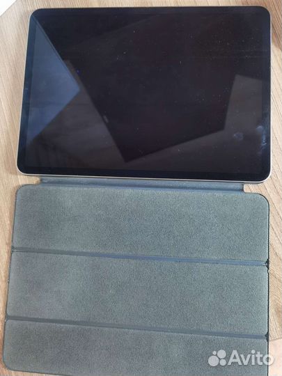 iPad pro 11 WiFi 256 GB + чехол-книжка Folio